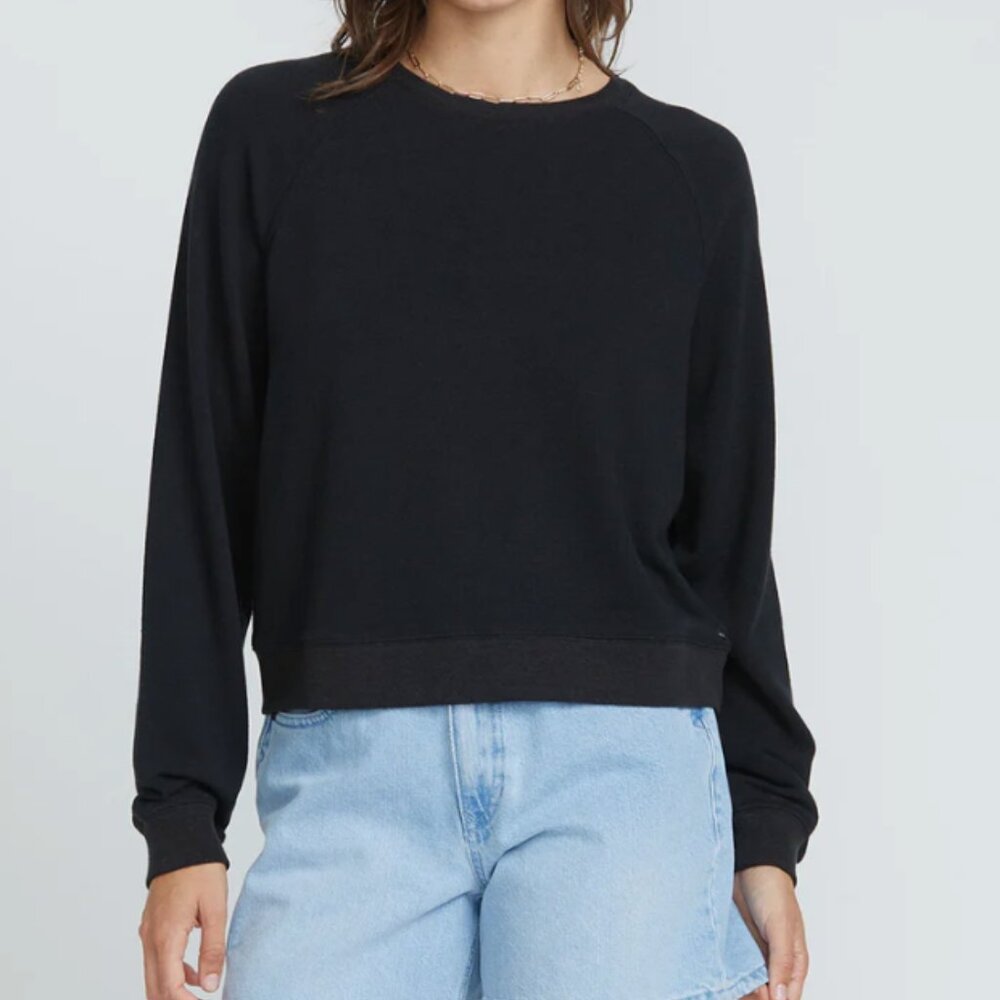 NWT Volcom XXL Lived in Lounge Frenchie Raglan - Black